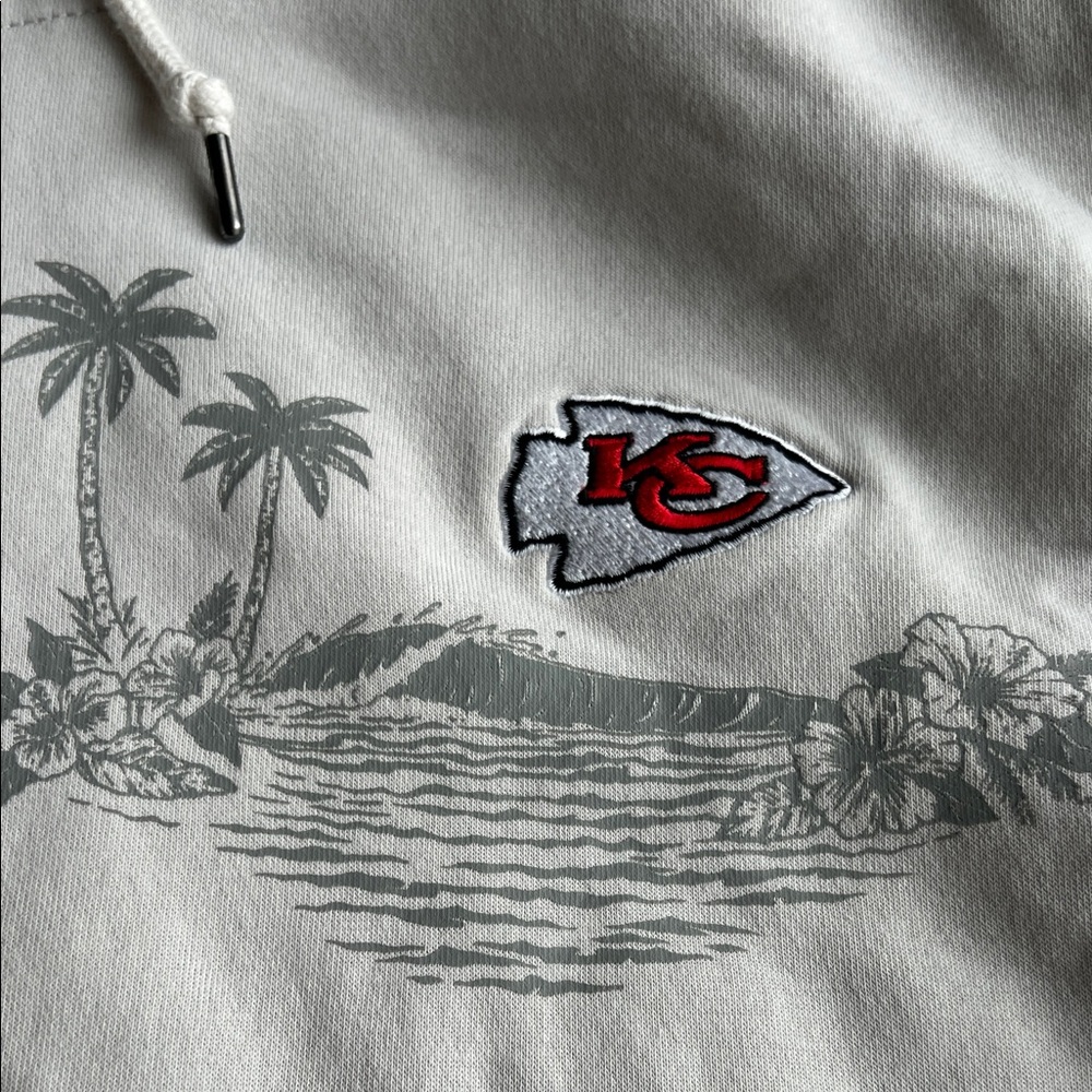 Tommy Bahama Kansas City Chiefs Hoodie EUC - Picture 2 of 7